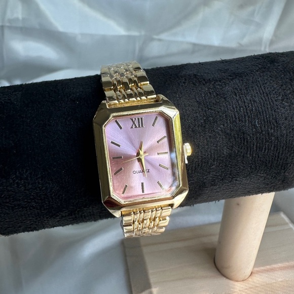 Panthers Stainless steel 
High quality 
Gold and Purple Women's Watch - Picture 3 of 8